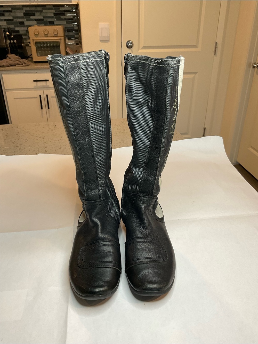 Vintage Replay Footwear Side Zip boots Black and White Women